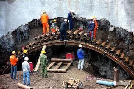 乌鲁木齐隧道钢花管支护案例
